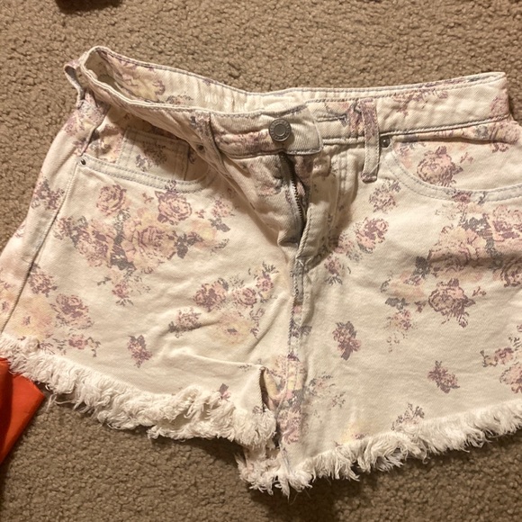 Mossimo flower print jean shorts - Picture 1 of 1